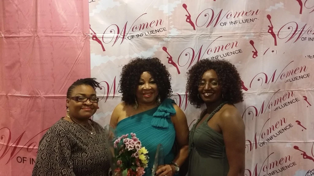 The Mary Kay Executive Snr. Sales Director of repute, flanked by two of her mentees who are now Directors: Mrs Ann Nkwocha on the left and Dr. Esslyn Ricks on the right